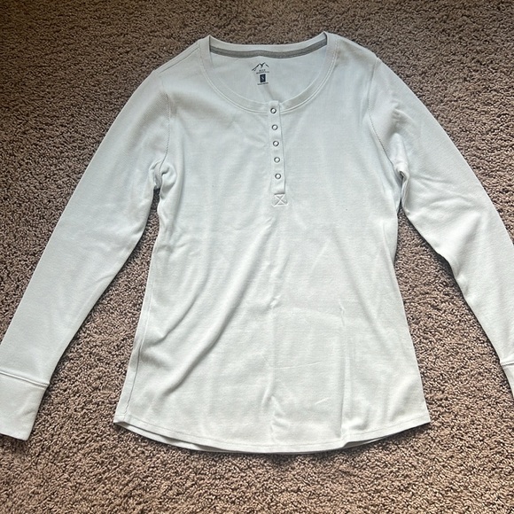 NEW Women’s Henley Bundle size small - Picture 8 of 12